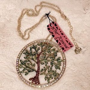 NWT Betsey Johnson Tree Medallion Necklace Brooch